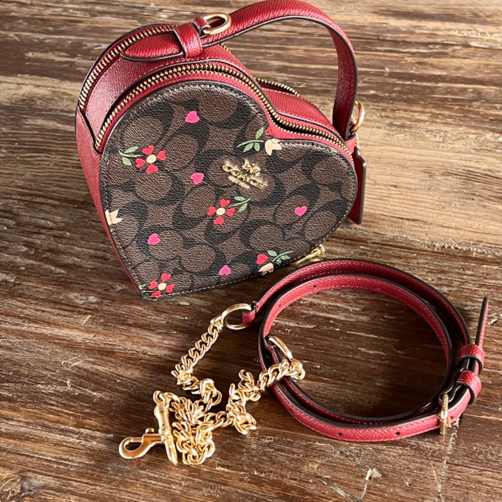 COACH HEART CROSSBODY SIGNATURE CANVAS HEART PETAL PRINT NWOT - Picture 8 of 9